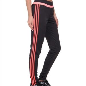 Women’s Gray Tiro-15 Training Pant. (NWOT)